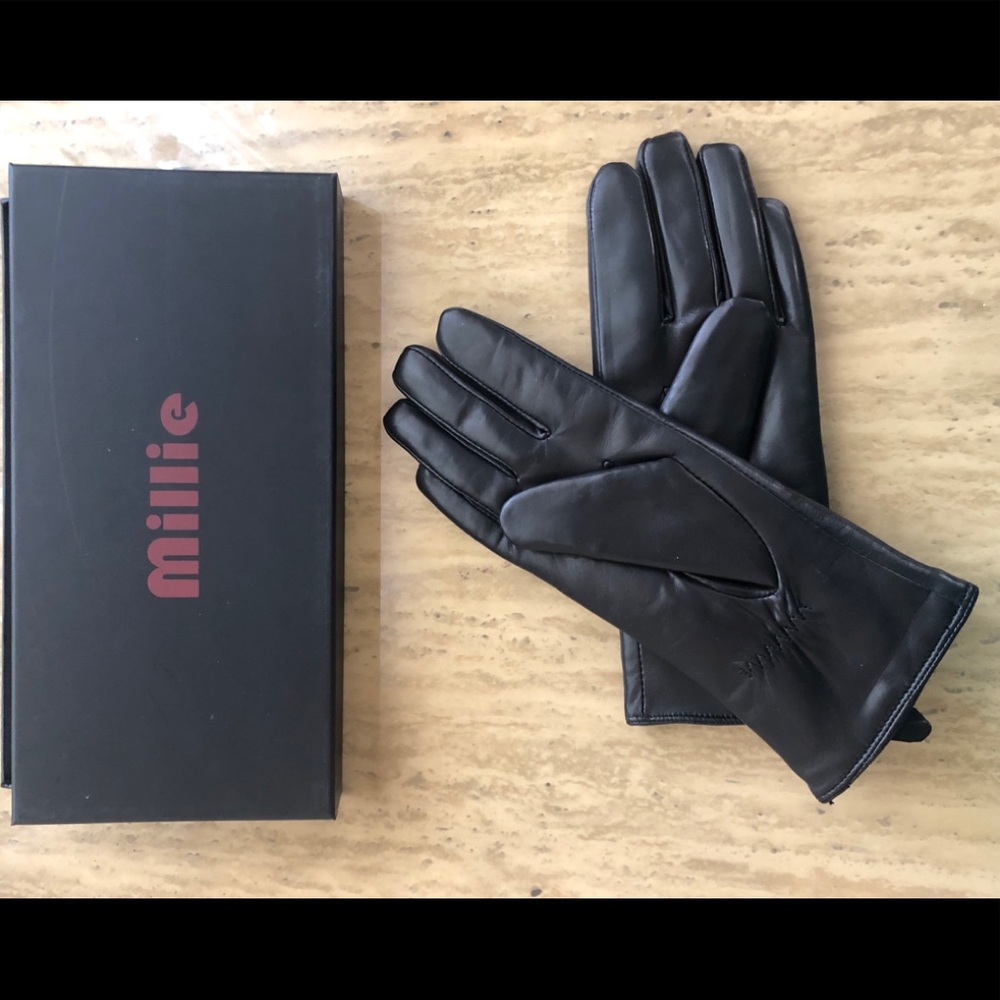 millie Authentic Sheep Leather Button Gloves - Picture 2 of 5